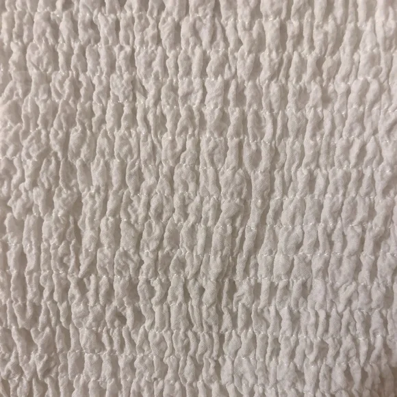 NWT Lush Smocked Ring Cut Out top off white size large - Picture 6 of 9